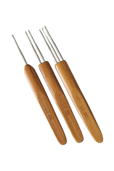 CROCHET NEEDLES (3)