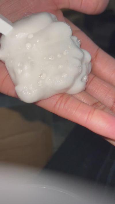 Coconut and olive oil, moisture mousse